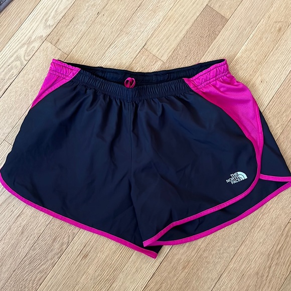 The North Face Pants - The Northface women’s athletic shorts size medium